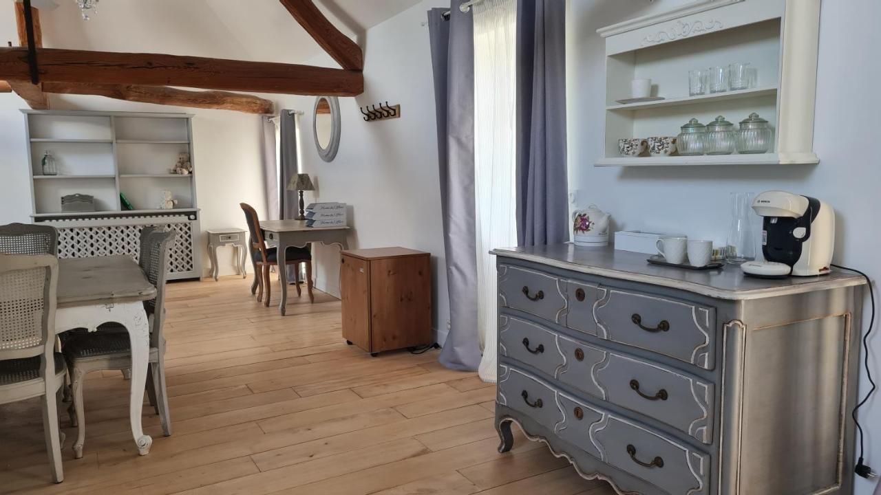 Belle Suite Dans Corps De Ferme - Logement Alicia Villiers-sous-Grez Buitenkant foto